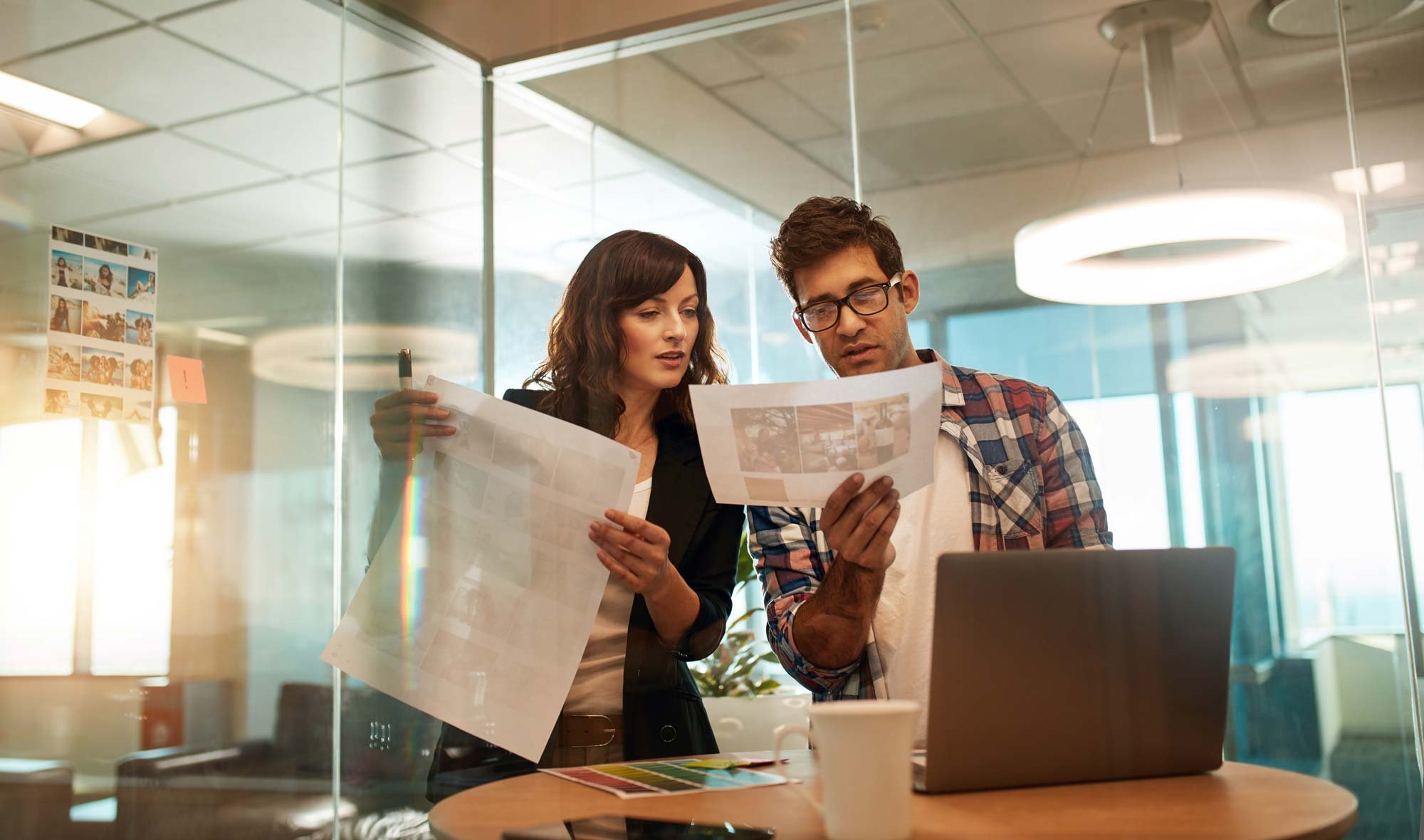 employees-looking-at-computer